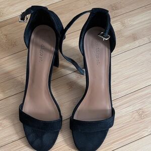 Black block heel